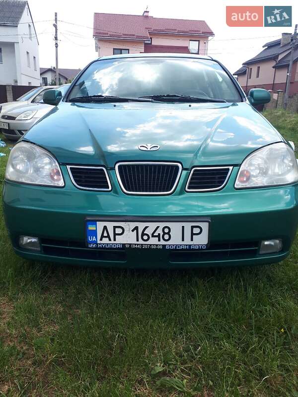 Седан Daewoo Nubira 2004 в Львове