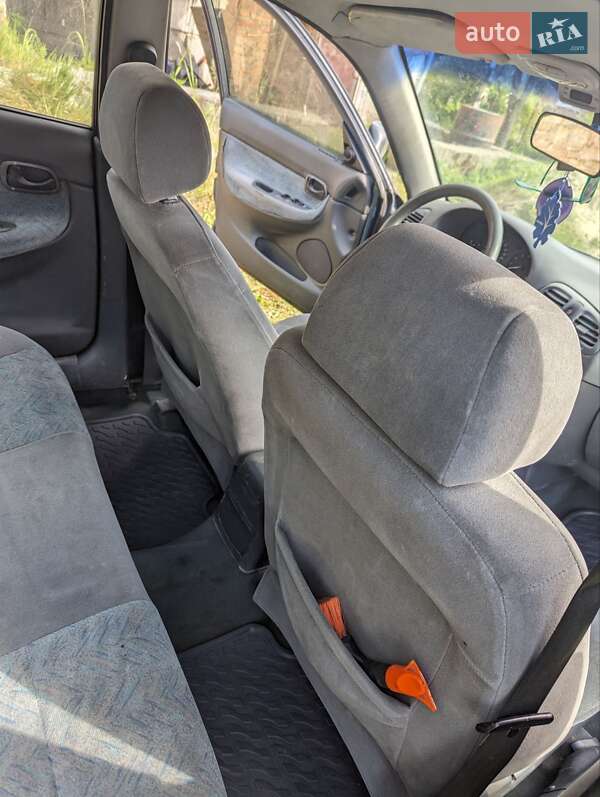 Седан Daewoo Nubira 2000 в Пустомытах