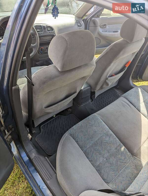 Седан Daewoo Nubira 2000 в Пустомытах