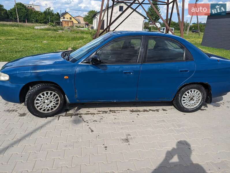 Седан Daewoo Nubira 2000 в Пустомытах