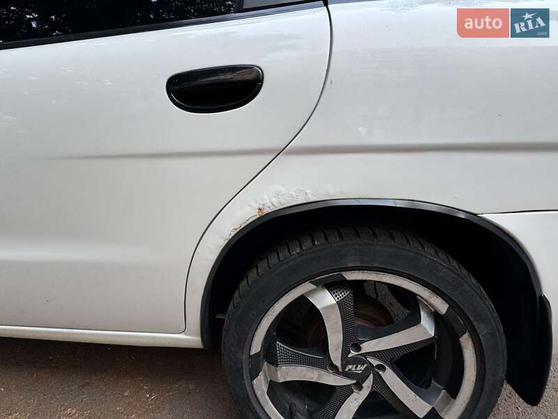 Седан Daewoo Nubira 1998 в Киеве