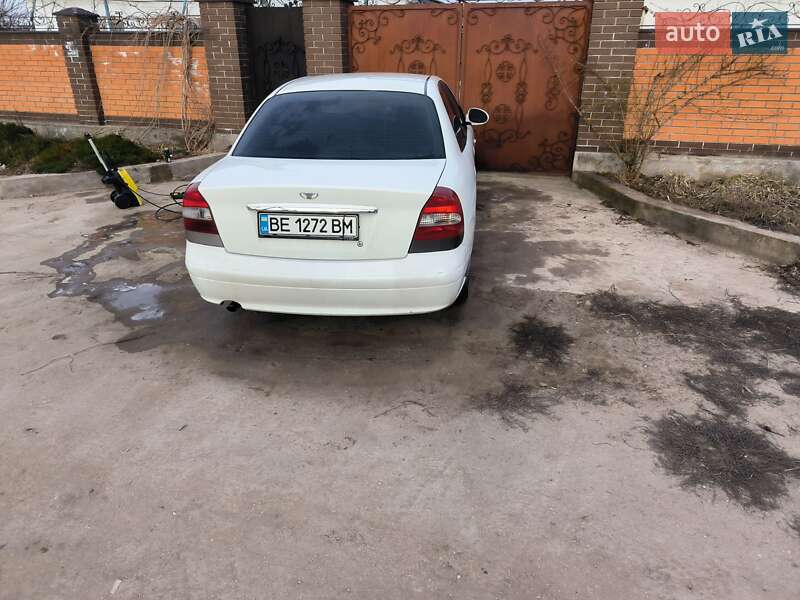 Седан Daewoo Nubira 2001 в Николаеве