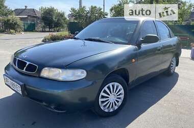 Седан Daewoo Nubira 1998 в Новомосковську