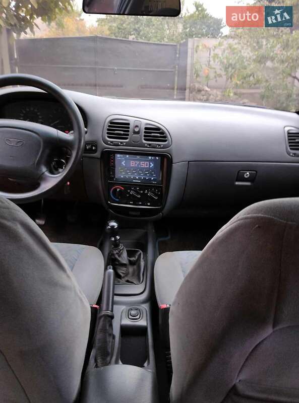 Седан Daewoo Nubira 1998 в Великой Александровке