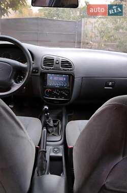 Седан Daewoo Nubira 1998 в 