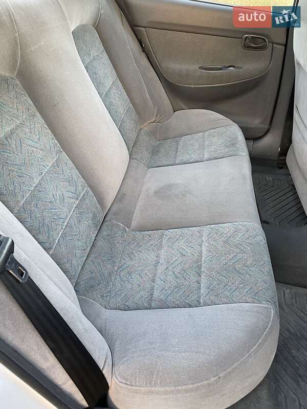 Седан Daewoo Nubira 1999 в Львові