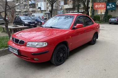 Седан Daewoo Nubira 1998 в Ужгороді