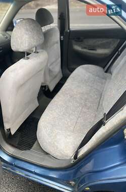 Хетчбек Daewoo Nubira 1998 в 