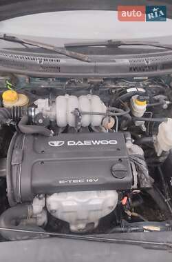 Седан Daewoo Nubira 1998 в Гребінках