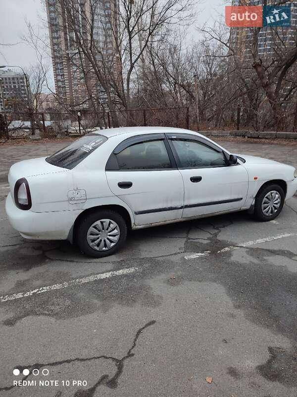 Седан Daewoo Nubira 1999 в Киеве