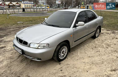 Седан Daewoo Nubira 1998 в Дніпрі