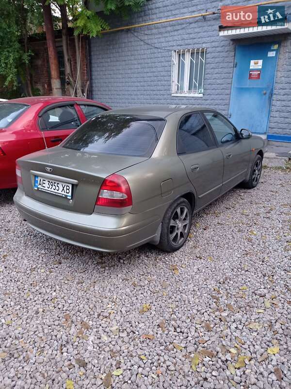 Седан Daewoo Nubira 2003 в Днепре