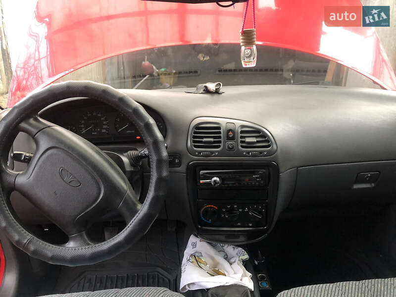 Седан Daewoo Nubira 1998 в Одессе