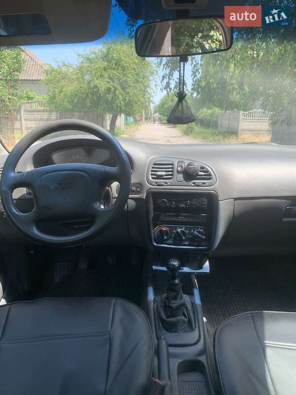 Седан Daewoo Nubira 1998 в Кривому Розі