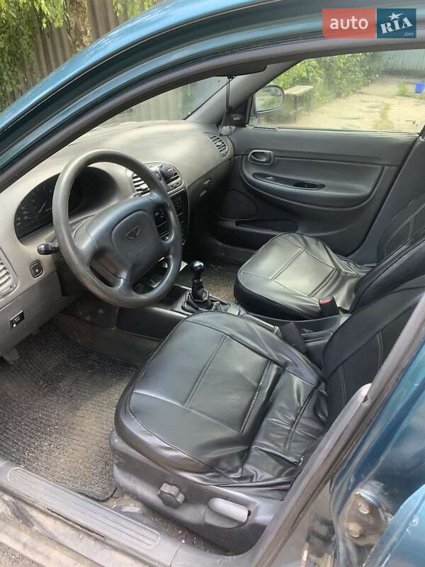 Седан Daewoo Nubira 1998 в Кривому Розі