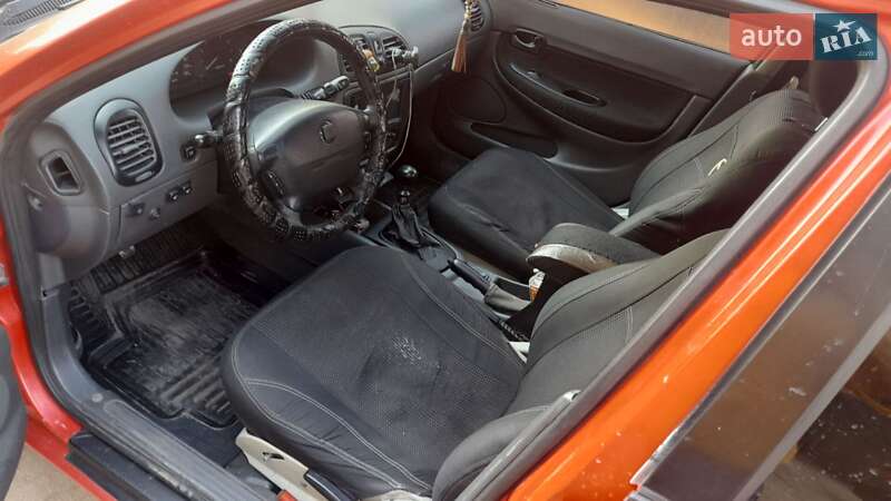 Хетчбек Daewoo Nubira 1998 в Кривому Розі
