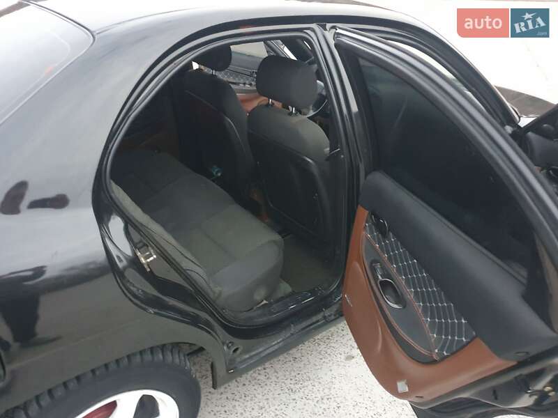 Седан Daewoo Nubira 1998 в Каневе