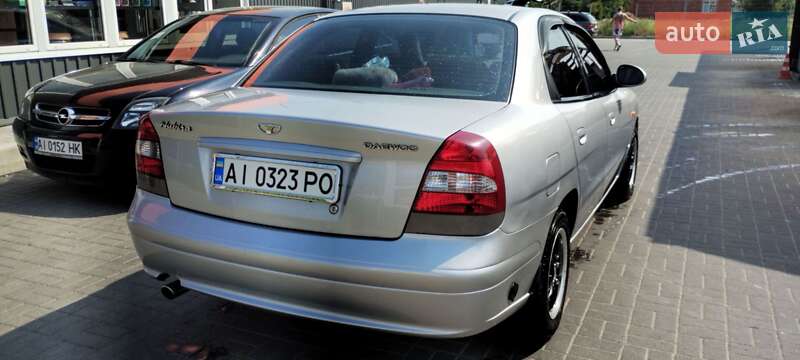 Седан Daewoo Nubira 2003 в Буче