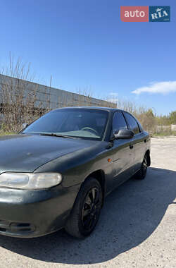 Хэтчбек Daewoo Nubira 1998 в 