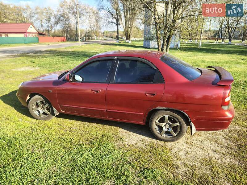 Седан Daewoo Nubira 2001 в Краснограде