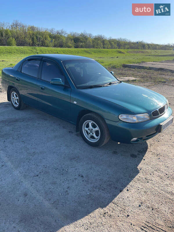 Седан Daewoo Nubira 1998 в 