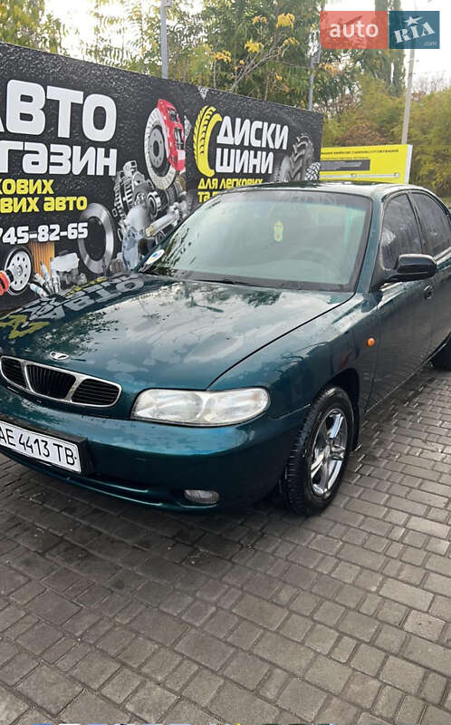 Седан Daewoo Nubira 1998 в Никополе