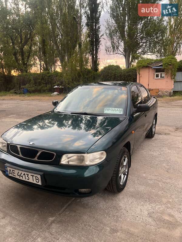 Седан Daewoo Nubira 1998 в Никополе