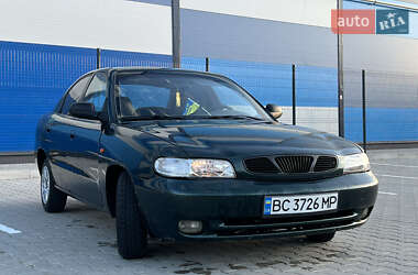 Седан Daewoo Nubira 1998 в Львове