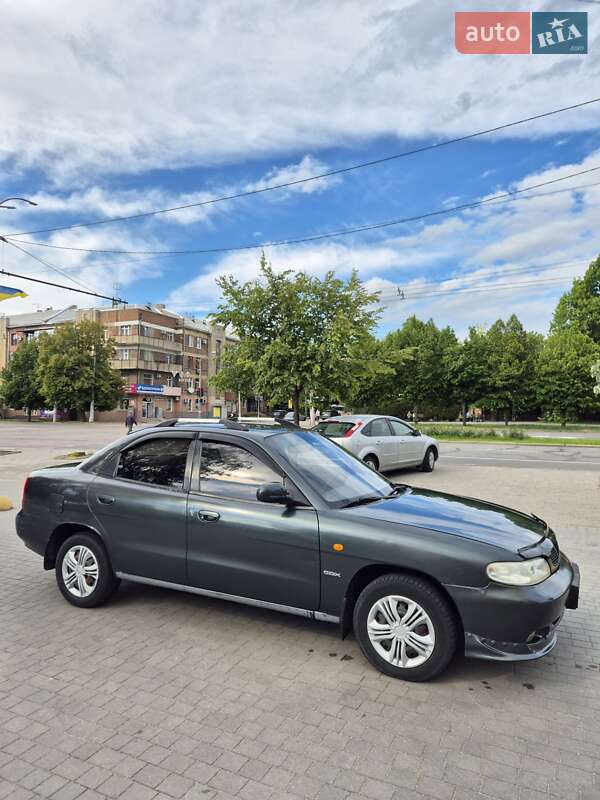 Седан Daewoo Nubira 1997 в Запорожье