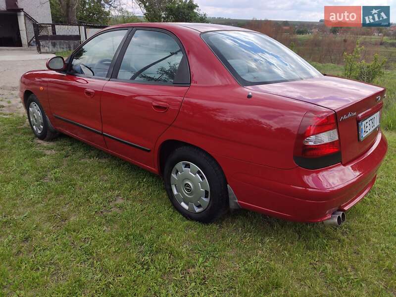 Седан Daewoo Nubira 2003 в Дніпрі