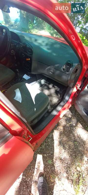 Хэтчбек Daewoo Nubira 1998 в Днепре