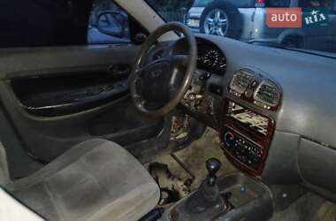 Хетчбек Daewoo Nubira 1998 в 