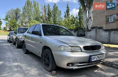 Хетчбек Daewoo Nubira 1998 в 