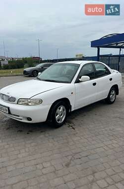 Седан Daewoo Nubira 1998 в Харькове
