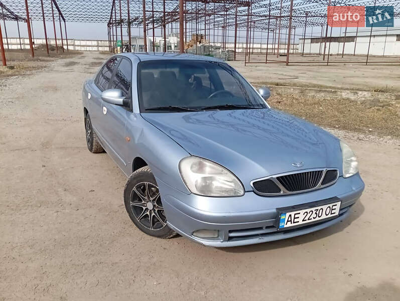Седан Daewoo Nubira 2003 в Ізюмі