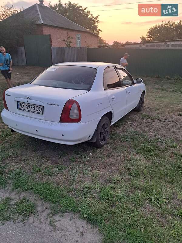Седан Daewoo Nubira 1998 в Чугуєві