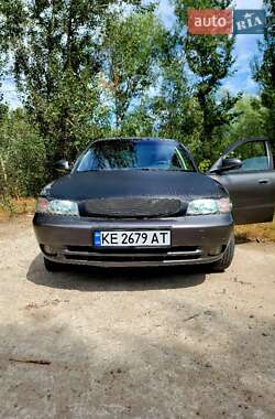 Седан Daewoo Nubira 1998 в Дніпрі