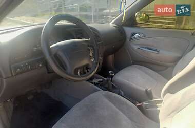 Седан Daewoo Nubira 2000 в 