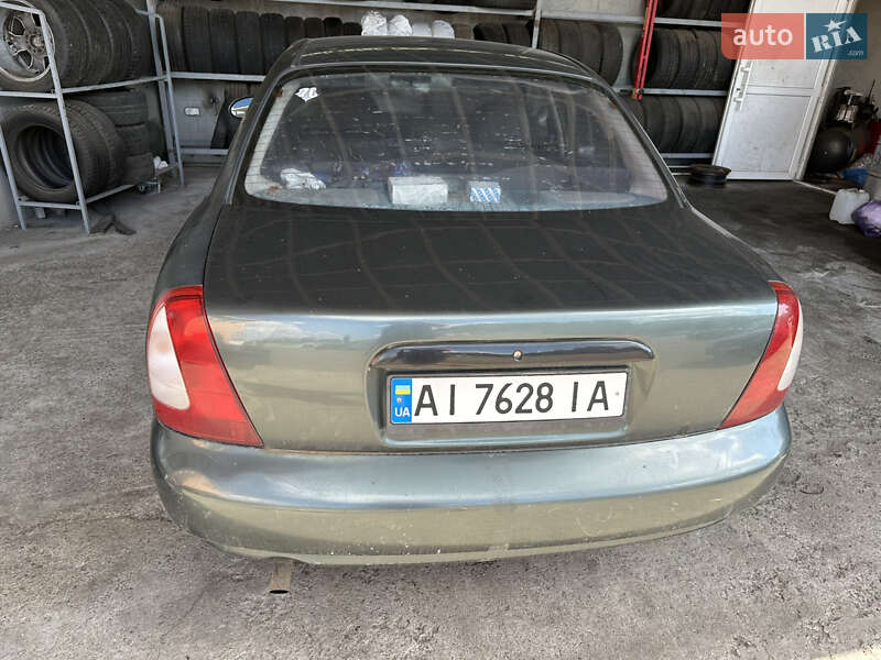 Седан Daewoo Nubira 1998 в Обухове