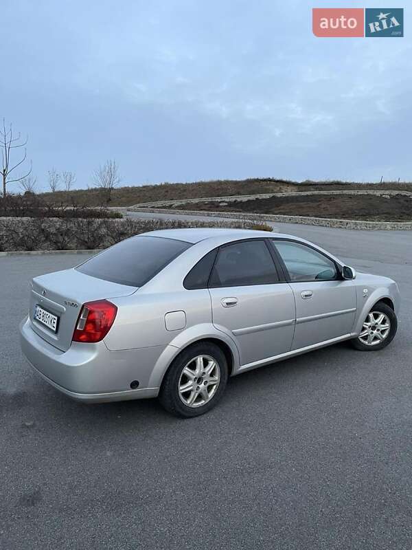 Седан Daewoo Nubira 2004 в Погребище