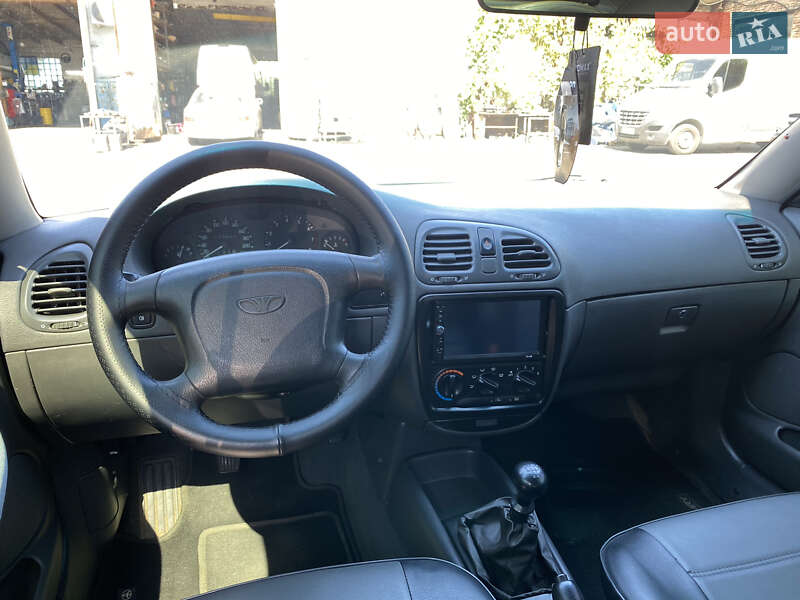 Хэтчбек Daewoo Nubira 1998 в Одессе