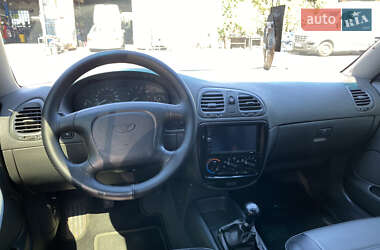 Хэтчбек Daewoo Nubira 1998 в 