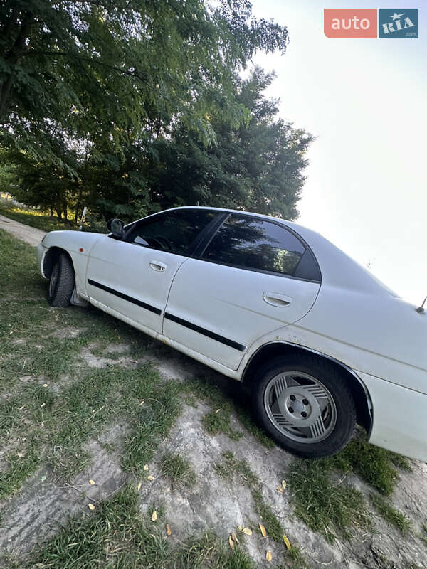 Седан Daewoo Nubira 1998 в Житомире