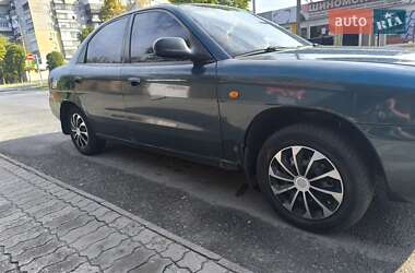 Седан Daewoo Nubira 1999 в Никополе