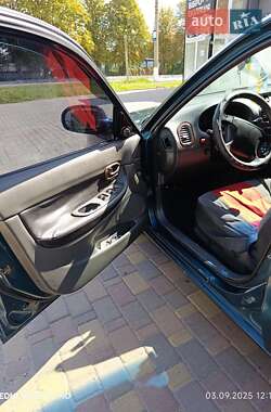 Хэтчбек Daewoo Nubira 1998 в 