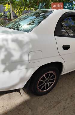 Седан Daewoo Nubira 1998 в Овідіополі
