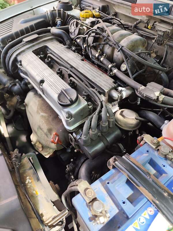 Седан Daewoo Nubira 1998 в Овидиополе