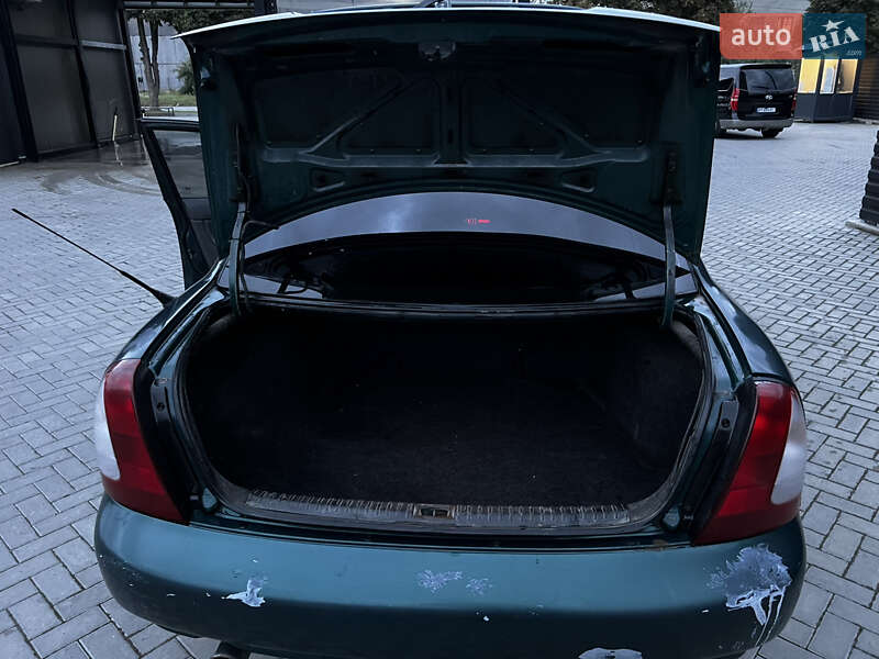 Седан Daewoo Nubira 1997 в Ивано-Франковске