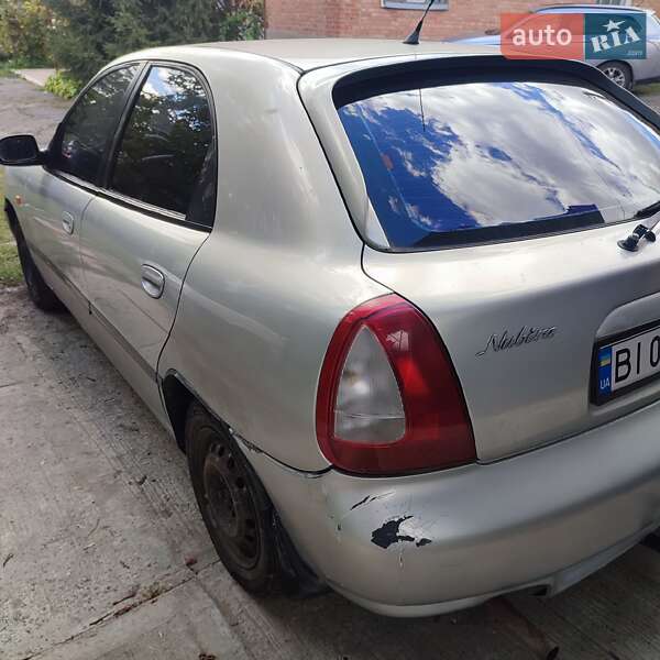 Хэтчбек Daewoo Nubira 1998 в Карловке