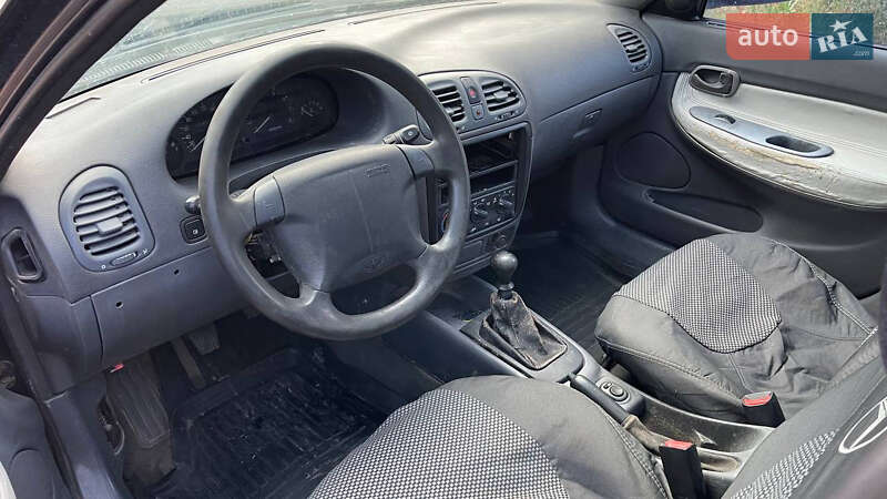Седан Daewoo Nubira 1999 в Києві